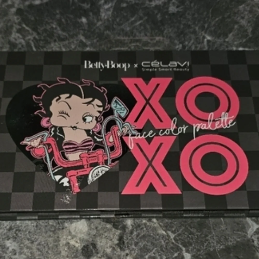 Betty Boop x Célavi XOXO Face Color Palette - 18 Shades NWT